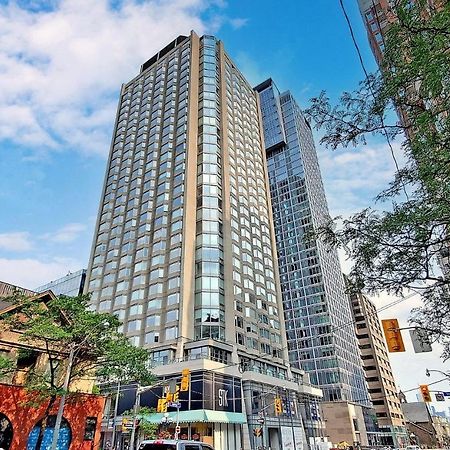University Of Toronto Utsg Suites 외부 사진