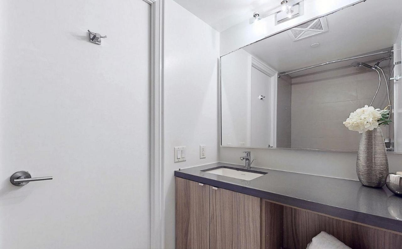 University Of Toronto Utsg Suites 외부 사진